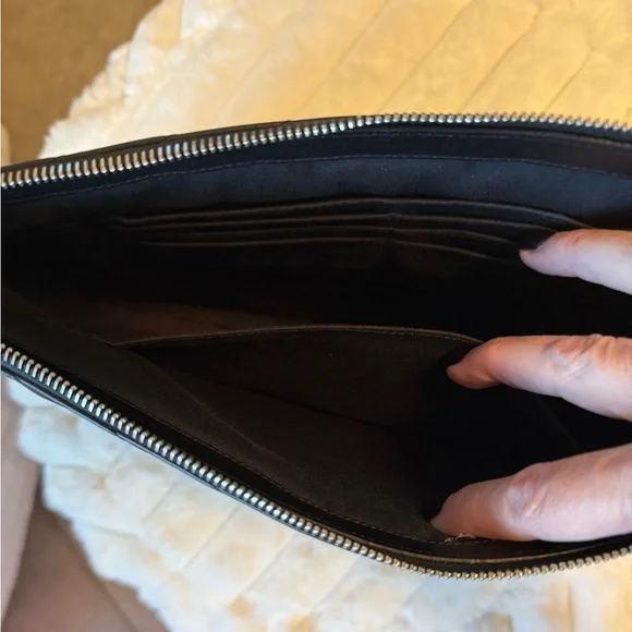 VGC/Excellent Yves Saint Laurent Black Chevron Clutch! COA included! - Picture 8 of 16